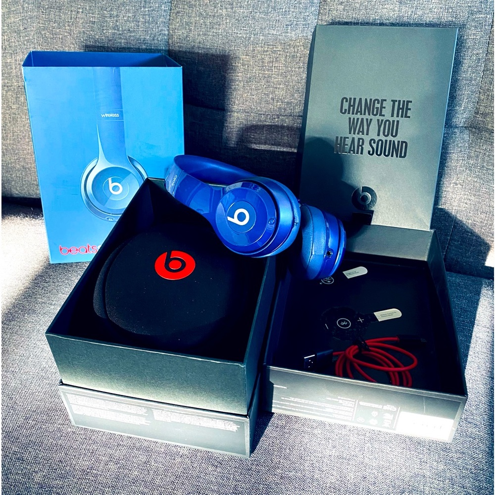 Blue Beats by Dre Solo2 Wireless headphones - Picture 1 of 10